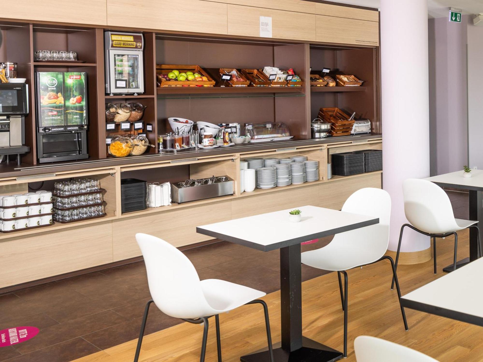 B&B Hotel Kiel-City ภายนอก รูปภาพ