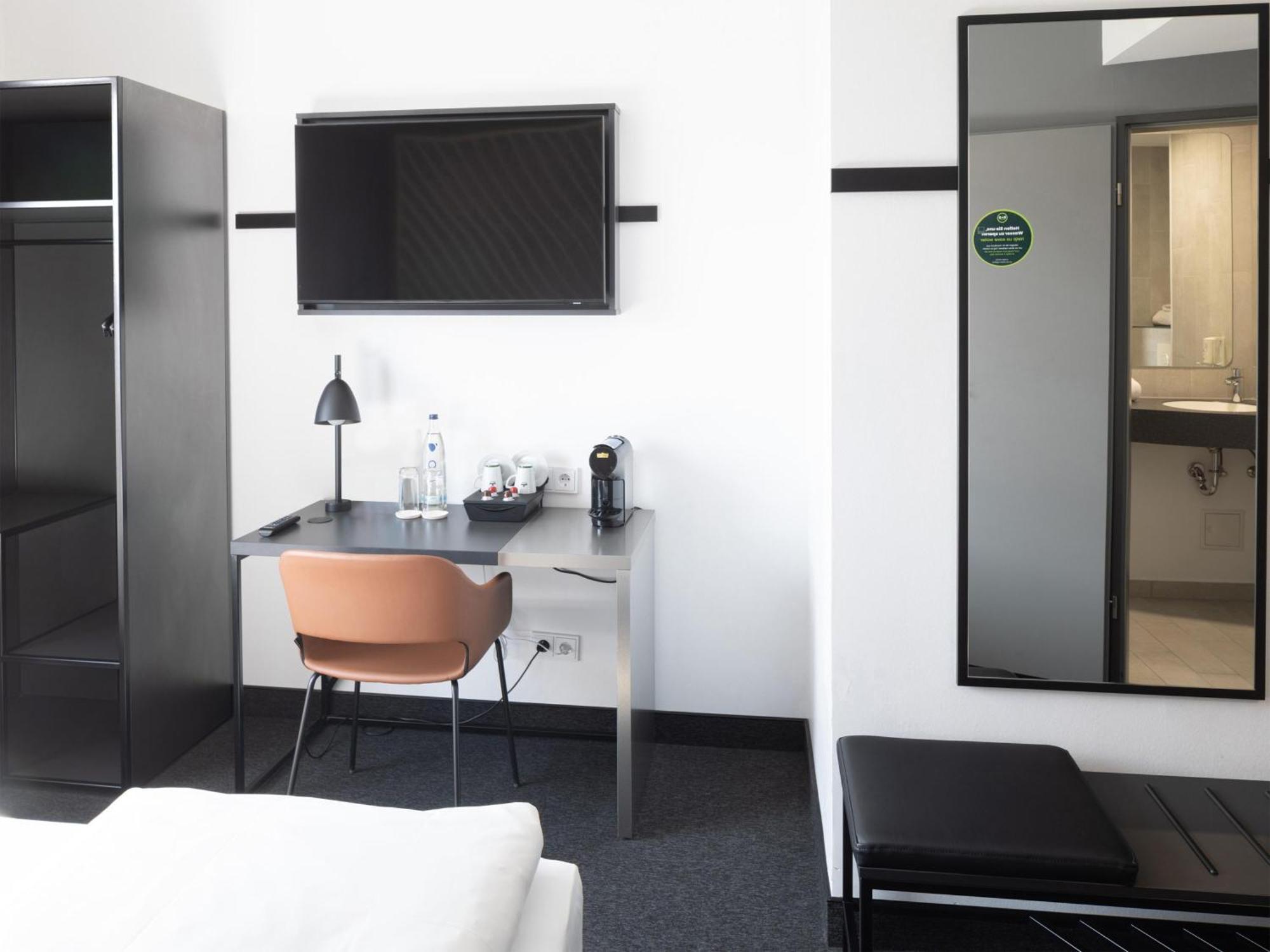 B&B Hotel Kiel-City ภายนอก รูปภาพ