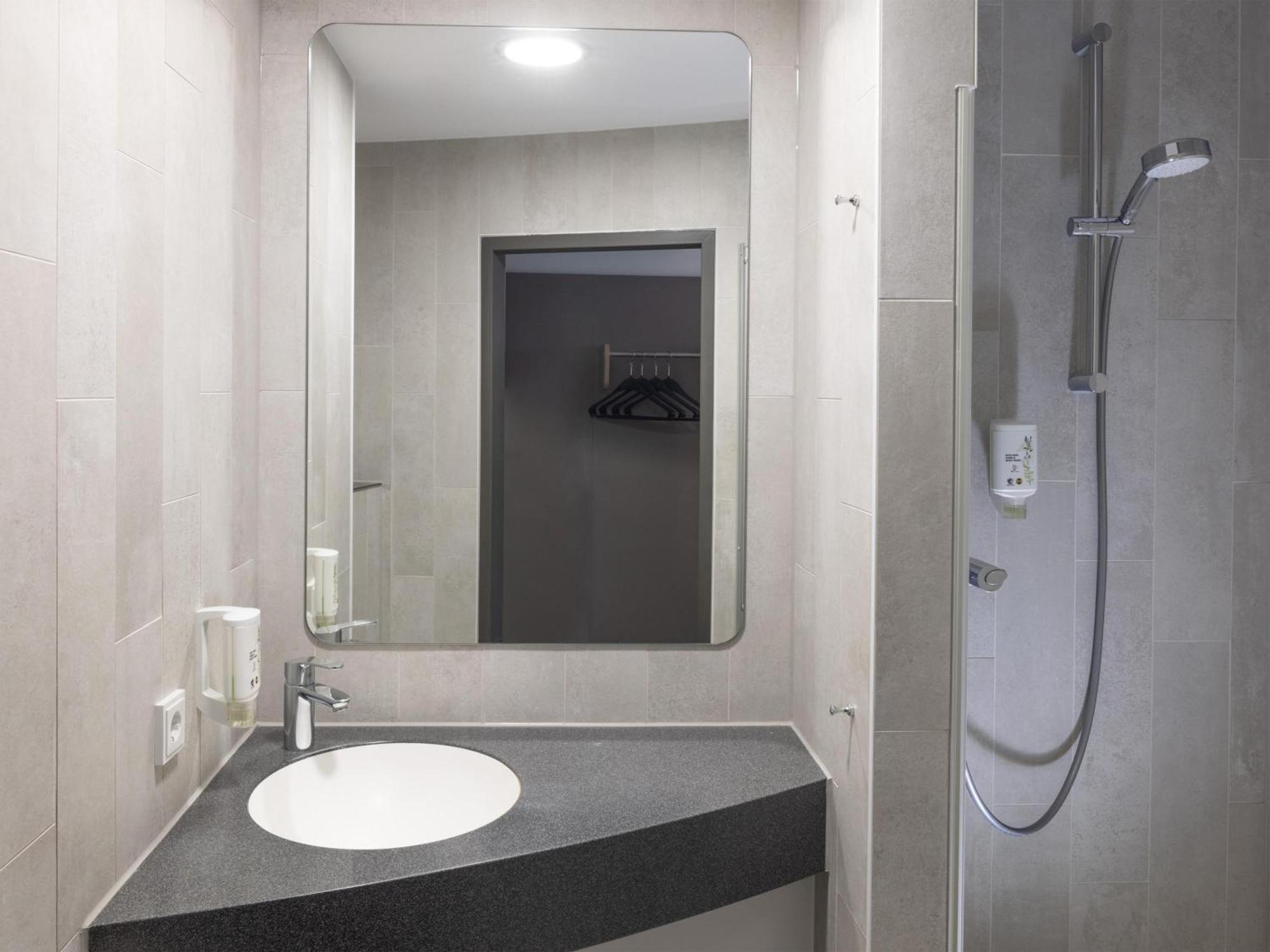 B&B Hotel Kiel-City ภายนอก รูปภาพ