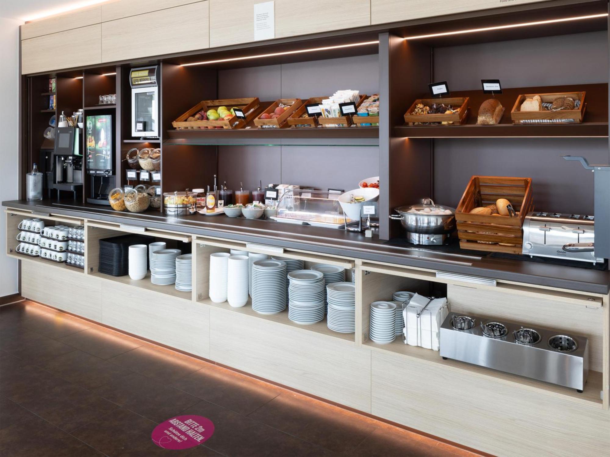 B&B Hotel Kiel-City ภายนอก รูปภาพ